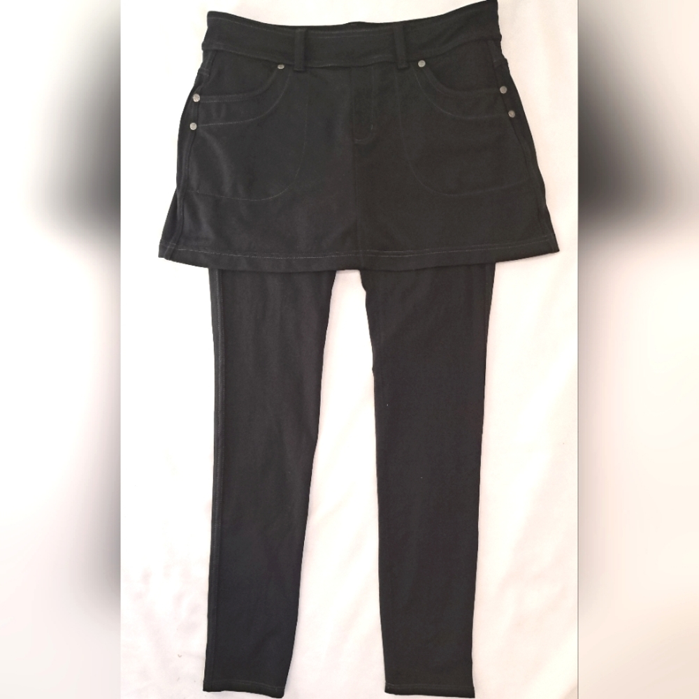 ATHLETA 2 in 1 Skirt Leggings with Pockets
